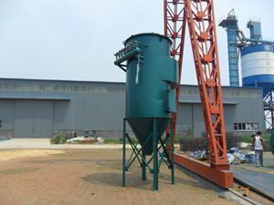 FD型微振（zhèn）屏（píng）閉式機械回轉（zhuǎn）扁袋除塵器（qì）